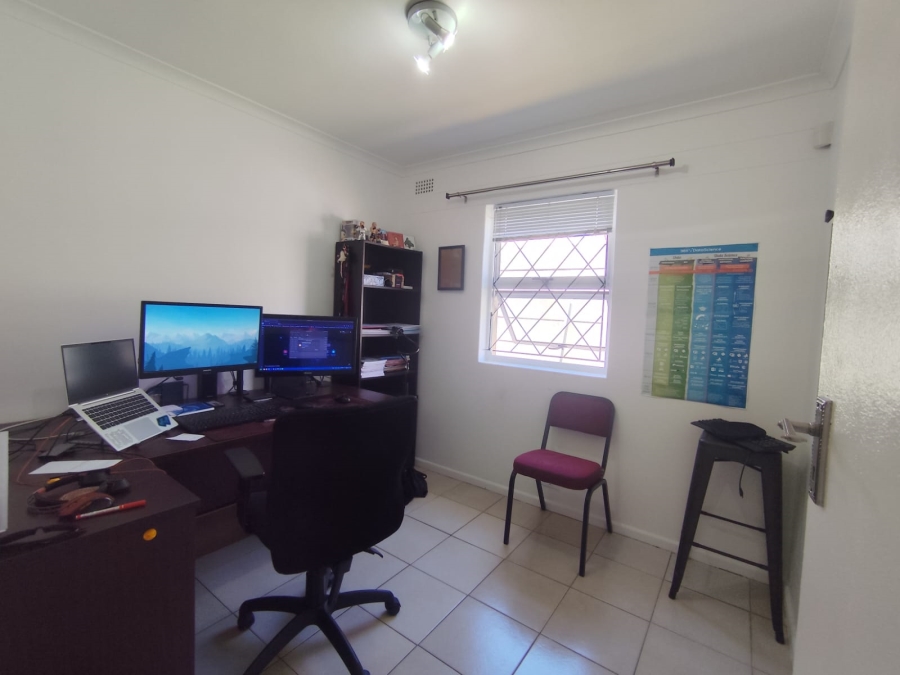 To Let 3 Bedroom Property for Rent in Kenwyn Western Cape